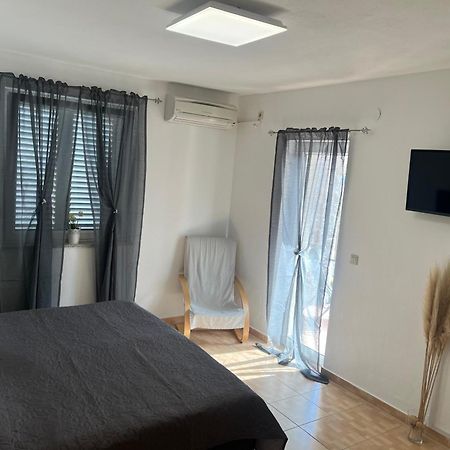 Apartments Marija Malinska Ngoại thất bức ảnh
